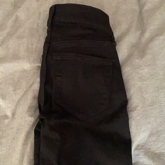 Black Old Navy jeans - Picture 4 of 4